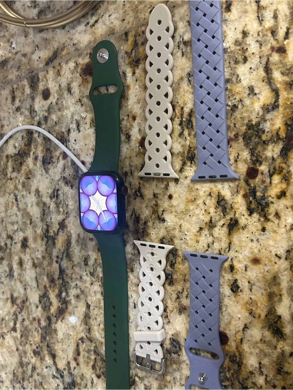 Apple Watch in Forest Green with Matching Sport Ban Series 7/45 mm GPS+Cellular